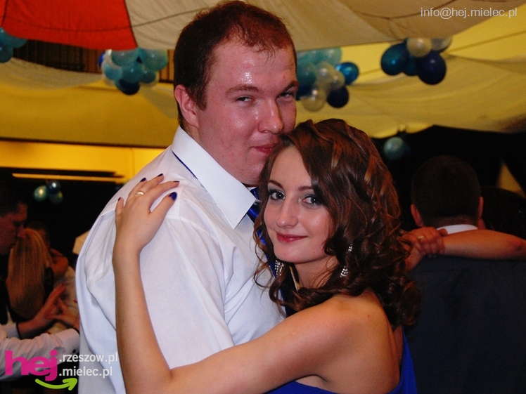 Studniówka w Zespole Szkół imienia Groszkowskiego - część 1