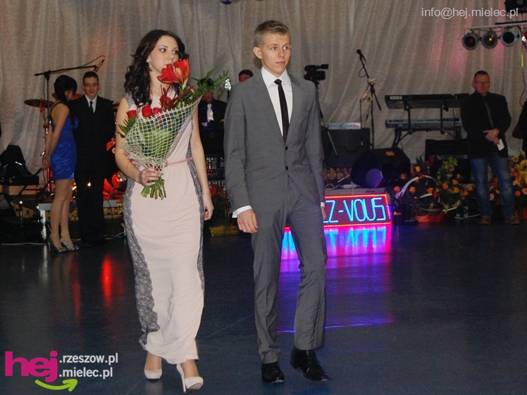 Studniówka w Zespole Szkół imienia Groszkowskiego - część 1