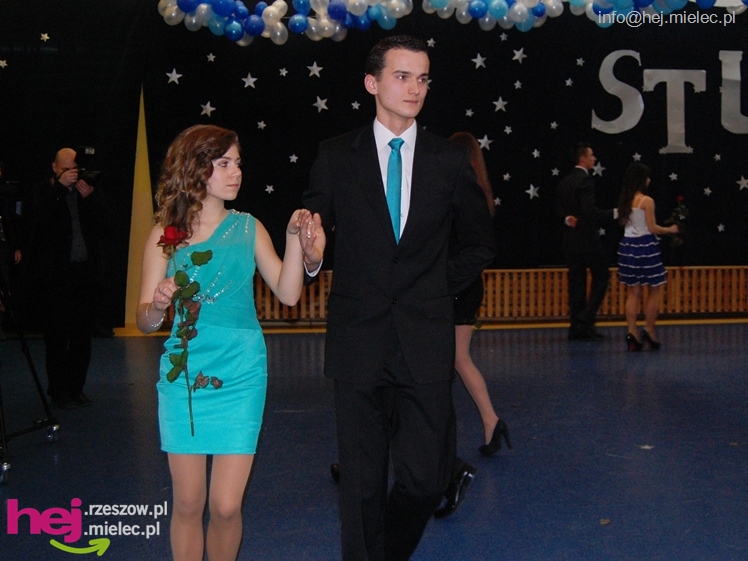 Studniówka w Zespole Szkół imienia Groszkowskiego - część 1