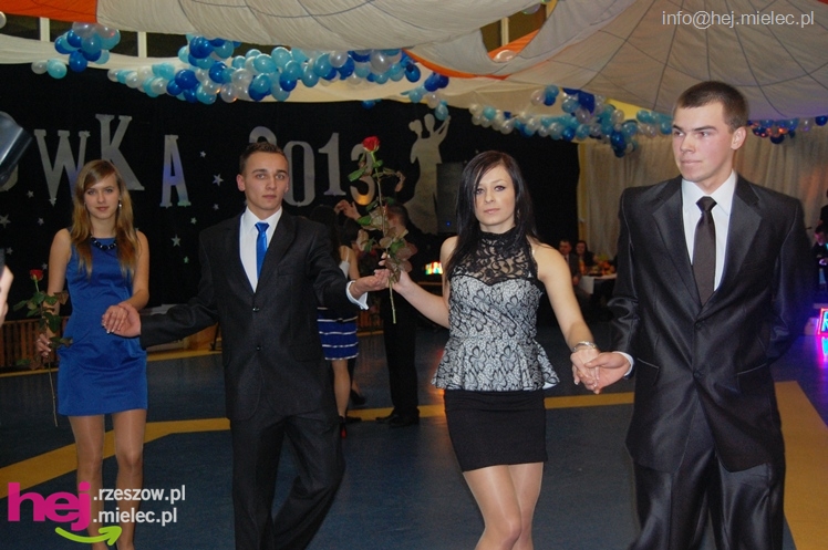 Studniówka w Zespole Szkół imienia Groszkowskiego - część 1