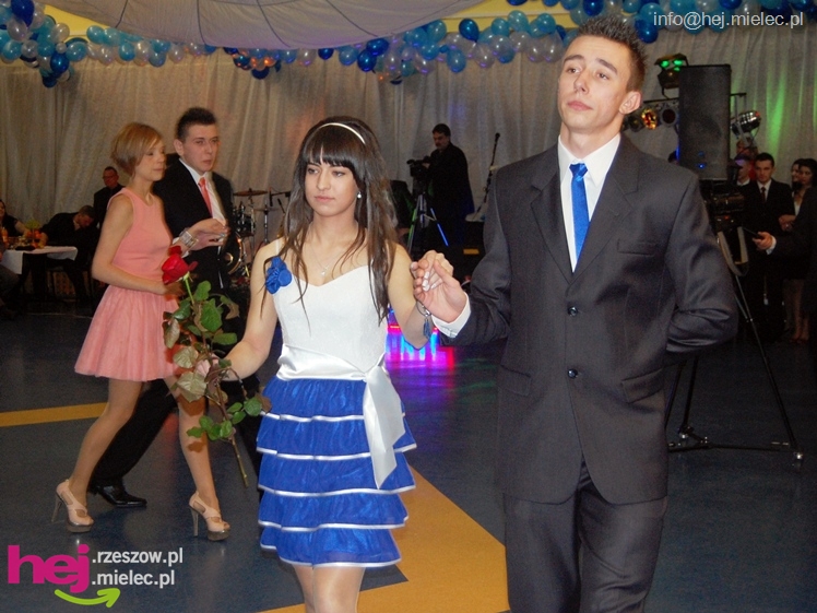 Studniówka w Zespole Szkół imienia Groszkowskiego - część 1