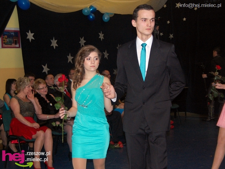 Studniówka w Zespole Szkół imienia Groszkowskiego - część 1