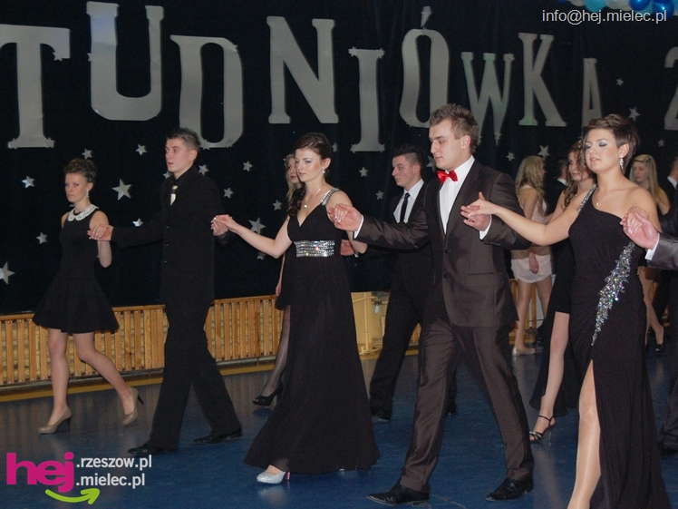 Studniówka w Zespole Szkół imienia Groszkowskiego - część 1