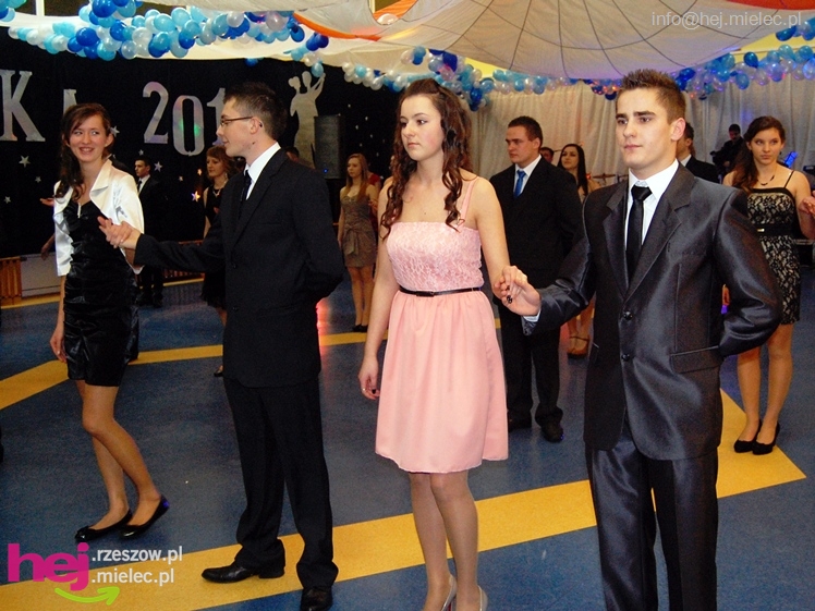 Studniówka w Zespole Szkół imienia Groszkowskiego - część 1