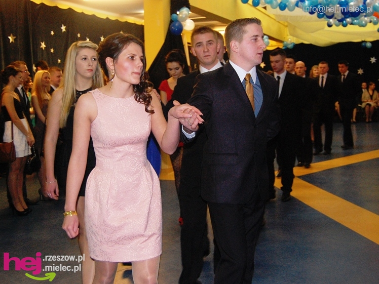 Studniówka w Zespole Szkół imienia Groszkowskiego - część 1