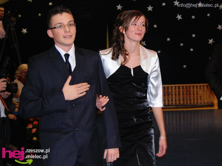 Studniówka w Zespole Szkół imienia Groszkowskiego - część 1