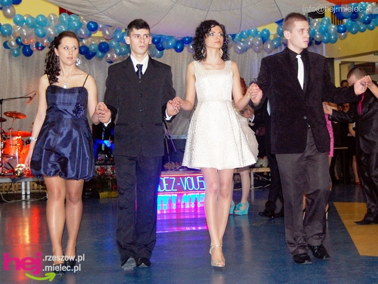 Studniówka w Zespole Szkół imienia Groszkowskiego - część 1