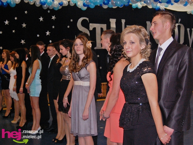 Studniówka w Zespole Szkół imienia Groszkowskiego - część 1