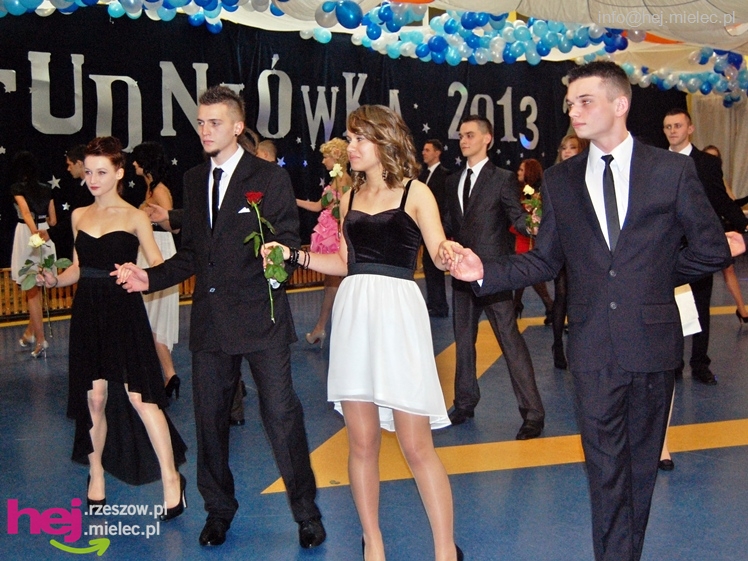 Studniówka w Zespole Szkół imienia Groszkowskiego - część 1