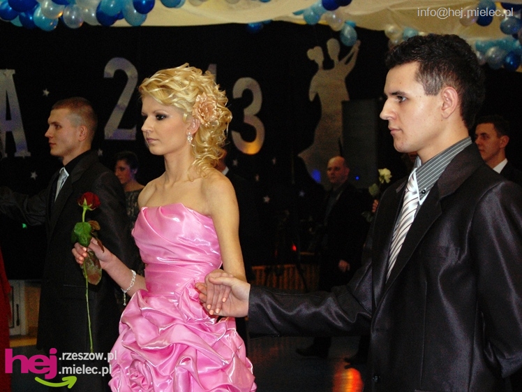 Studniówka w Zespole Szkół imienia Groszkowskiego - część 2