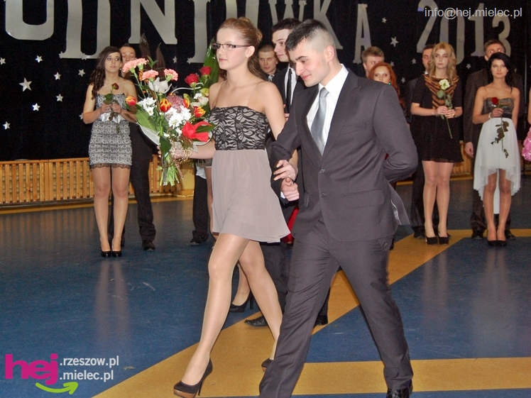 Studniówka w Zespole Szkół imienia Groszkowskiego - część 2