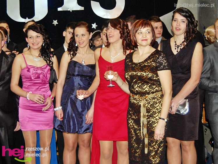 Studniówka w Zespole Szkół imienia Groszkowskiego - część 2