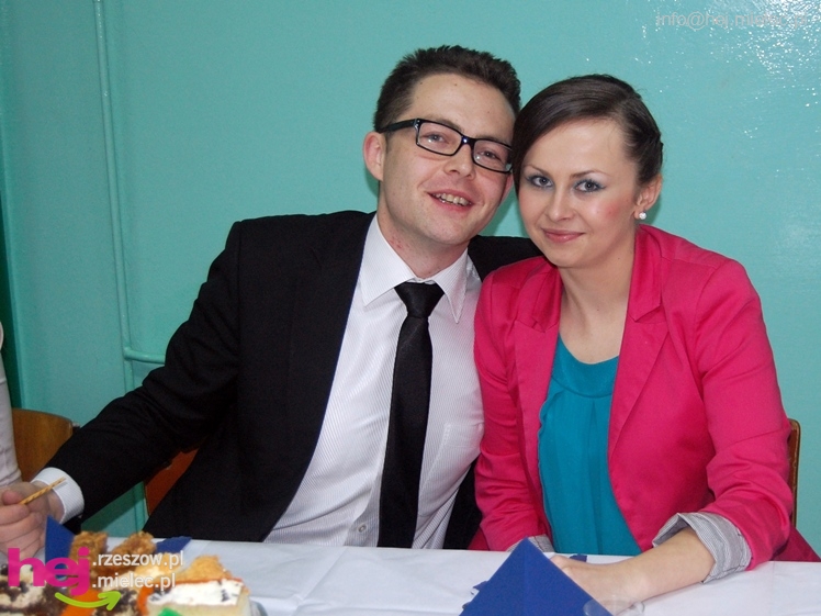 Studniówka w Zespole Szkół imienia Groszkowskiego - część 2