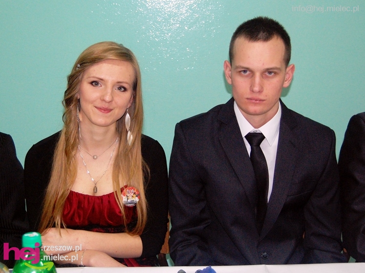 Studniówka w Zespole Szkół imienia Groszkowskiego - część 2