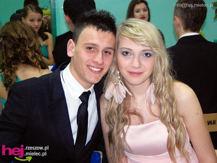 Studniówka w Zespole Szkół imienia Groszkowskiego - część 2