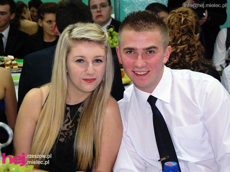 Studniówka w Zespole Szkół imienia Groszkowskiego - część 2