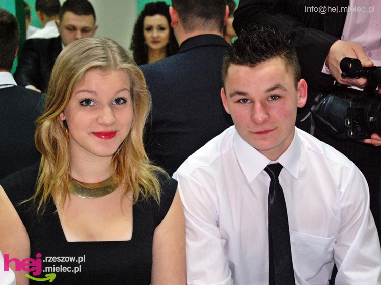 Studniówka w Zespole Szkół imienia Groszkowskiego - część 2