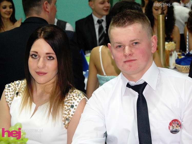 Studniówka w Zespole Szkół imienia Groszkowskiego - część 2