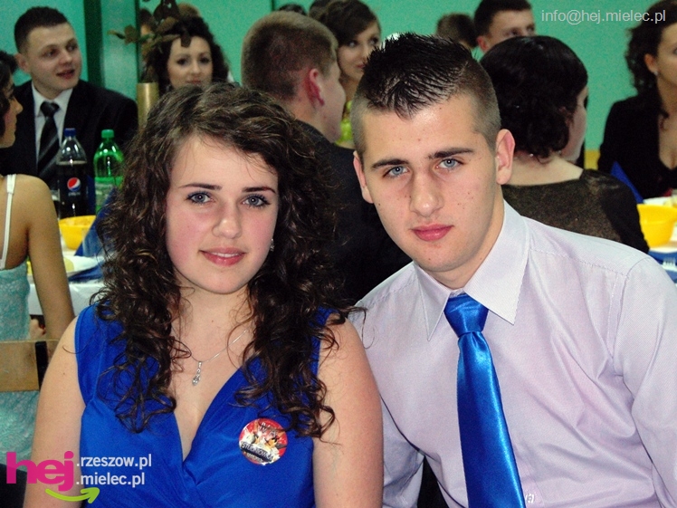 Studniówka w Zespole Szkół imienia Groszkowskiego - część 2