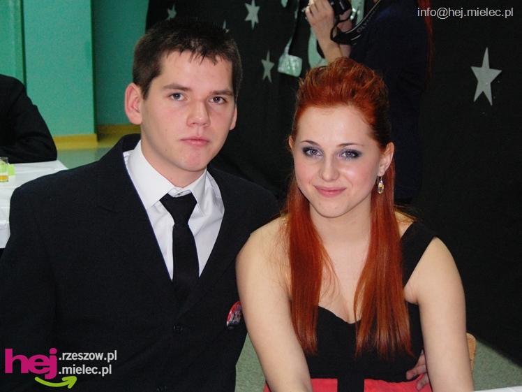 Studniówka w Zespole Szkół imienia Groszkowskiego - część 2