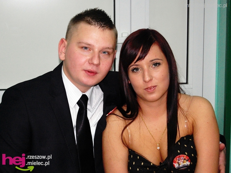 Studniówka w Zespole Szkół imienia Groszkowskiego - część 2