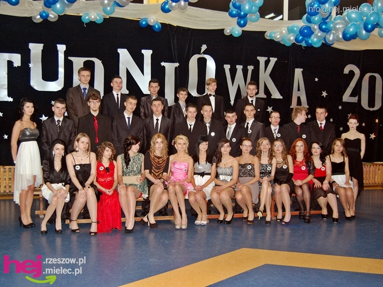 Studniówka w Zespole Szkół imienia Groszkowskiego - część 2