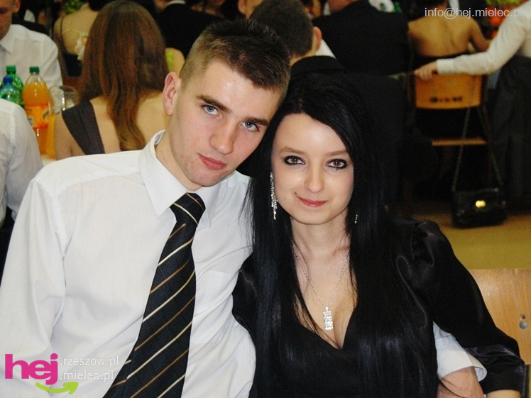 Studniówka w Zespole Szkół imienia Groszkowskiego - część 2