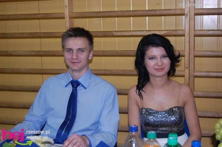 Studniówka w Zespole Szkół imienia Groszkowskiego - część 2