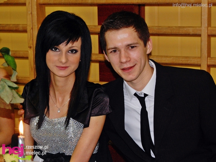 Studniówka w Zespole Szkół imienia Groszkowskiego - część 2