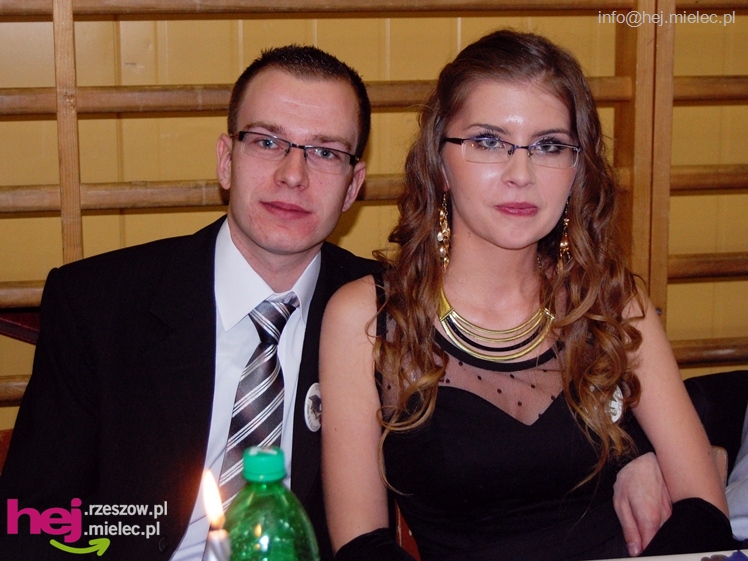 Studniówka w Zespole Szkół imienia Groszkowskiego - część 2