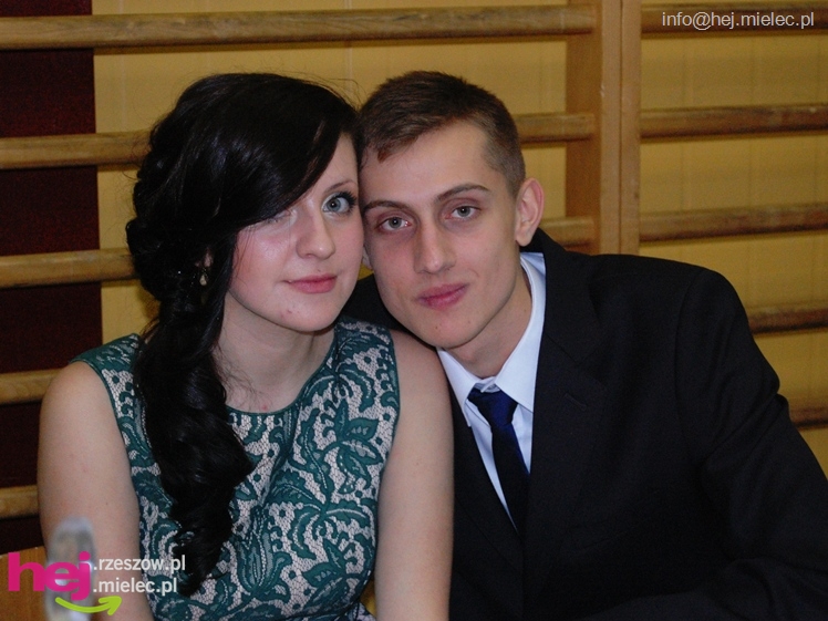 Studniówka w Zespole Szkół imienia Groszkowskiego - część 2