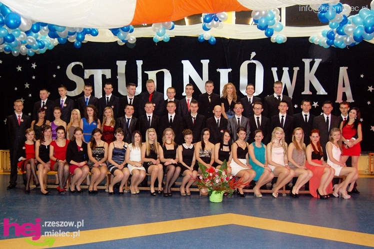 Studniówka w Zespole Szkół imienia Groszkowskiego - część 2