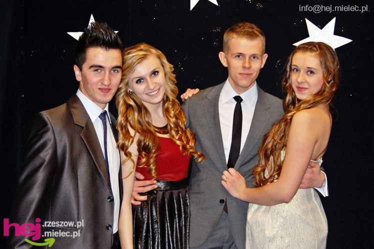 Studniówka w Zespole Szkół imienia Groszkowskiego - część 2