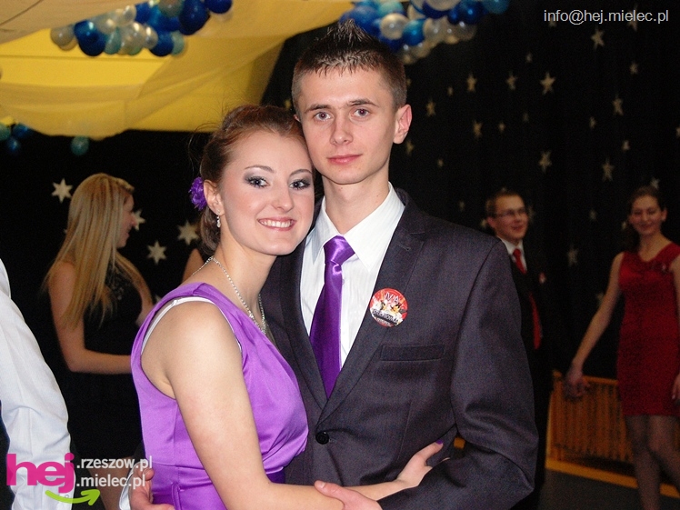 Studniówka w Zespole Szkół imienia Groszkowskiego - część 2