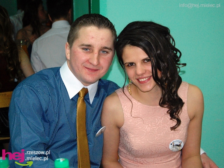 Studniówka w Zespole Szkół imienia Groszkowskiego - część 2