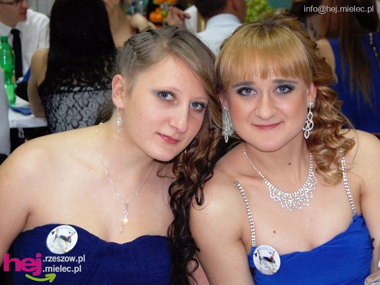 Studniówka w Zespole Szkół imienia Groszkowskiego - część 2