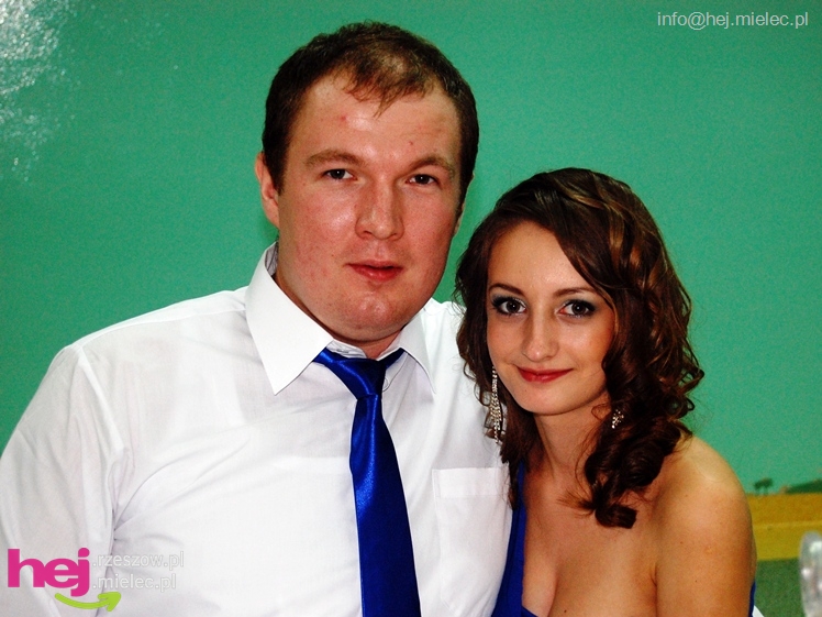 Studniówka w Zespole Szkół imienia Groszkowskiego - część 2