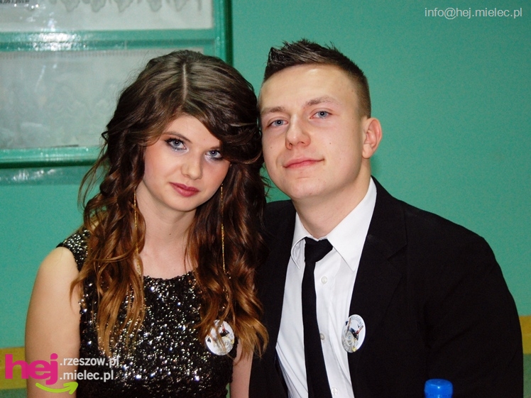 Studniówka w Zespole Szkół imienia Groszkowskiego - część 2