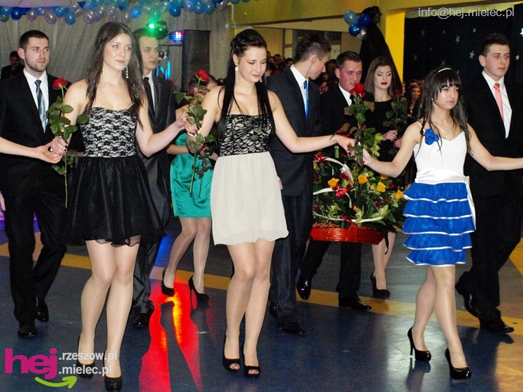 Studniówka w Zespole Szkół imienia Groszkowskiego - część 2