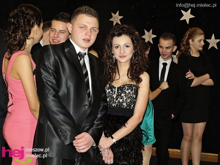 Studniówka w Zespole Szkół imienia Groszkowskiego - część 2