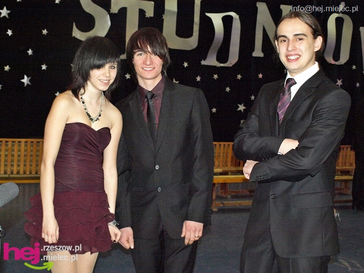 Studniówka w Zespole Szkół imienia Groszkowskiego - część 2