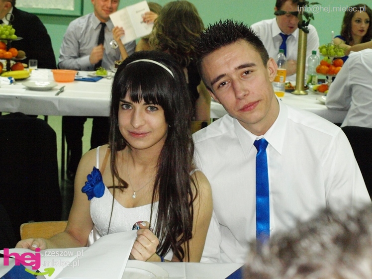 Studniówka w Zespole Szkół imienia Groszkowskiego - część 2