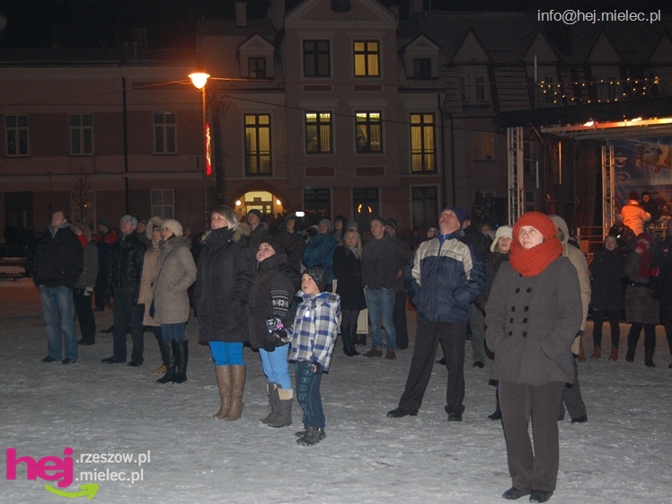 Debiut Radomyśla Wielkiego. Orkiestrowa impreza w Rynku, Światełko do Nieba