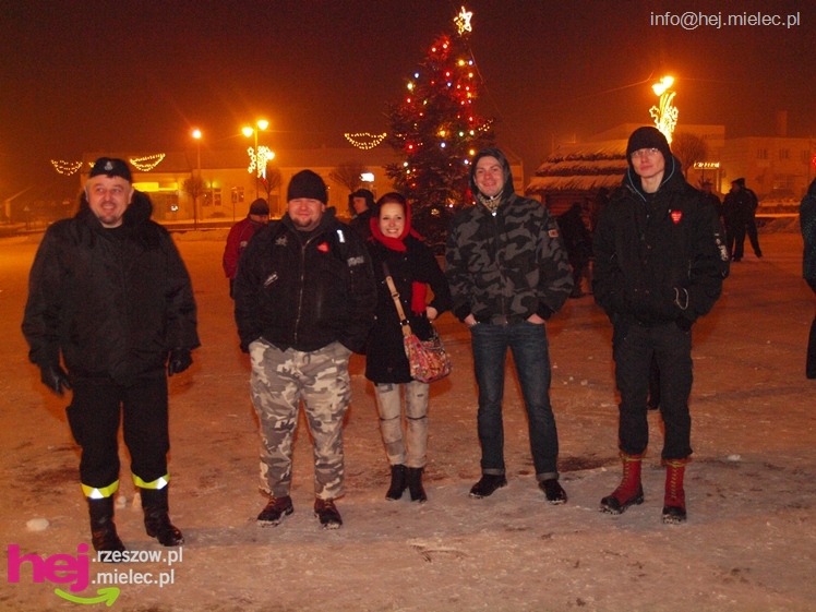 Debiut Radomyśla Wielkiego. Orkiestrowa impreza w Rynku, Światełko do Nieba