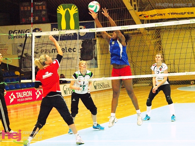 Trening siatkarek Stali Mielec