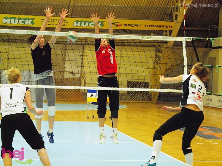 Trening siatkarek Stali Mielec