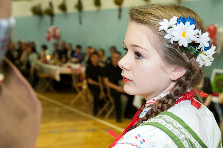 Bal Charytatywny dla Karolinki Cisło z Malinia. Zabawa, kwesta, licytacje