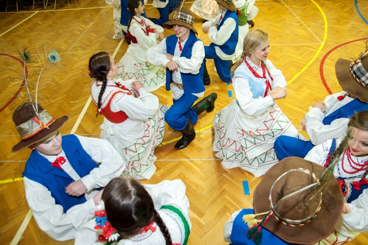 Bal Charytatywny dla Karolinki Cisło z Malinia. Zabawa, kwesta, licytacje