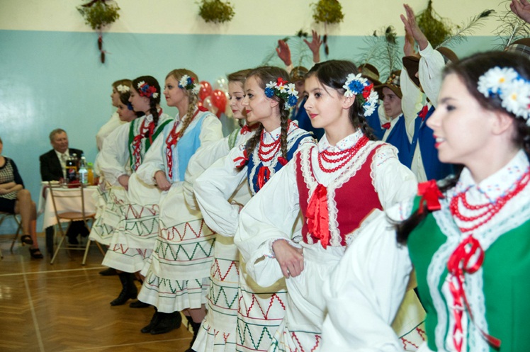 Bal Charytatywny dla Karolinki Cisło z Malinia. Zabawa, kwesta, licytacje