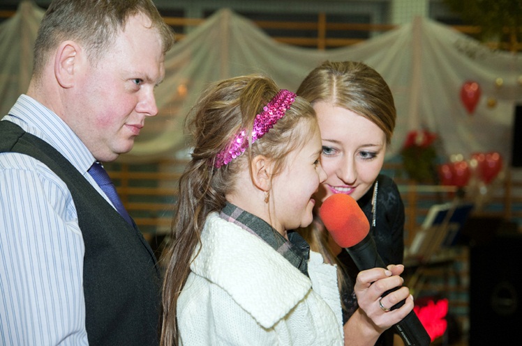 Bal Charytatywny dla Karolinki Cisło z Malinia. Zabawa, kwesta, licytacje